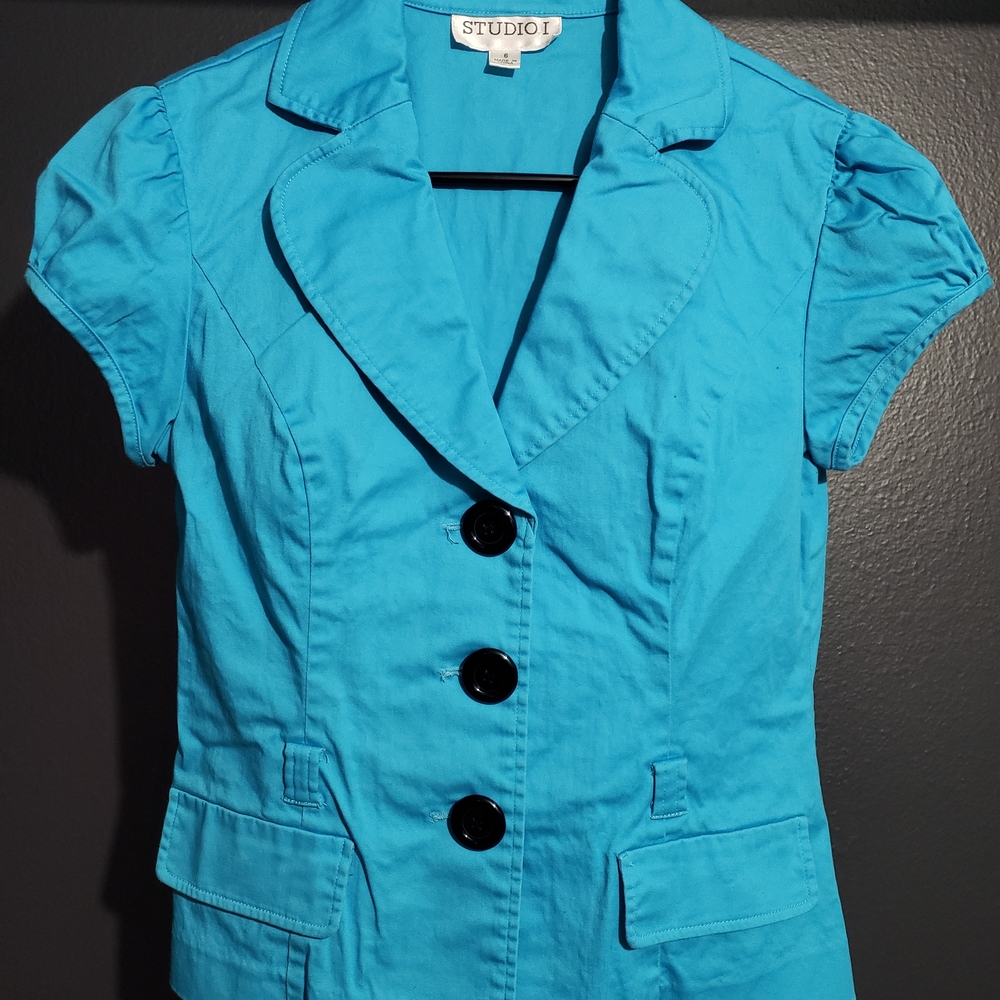 8. Studio I Women's Vibrant Blue Short Sleeve Blazer